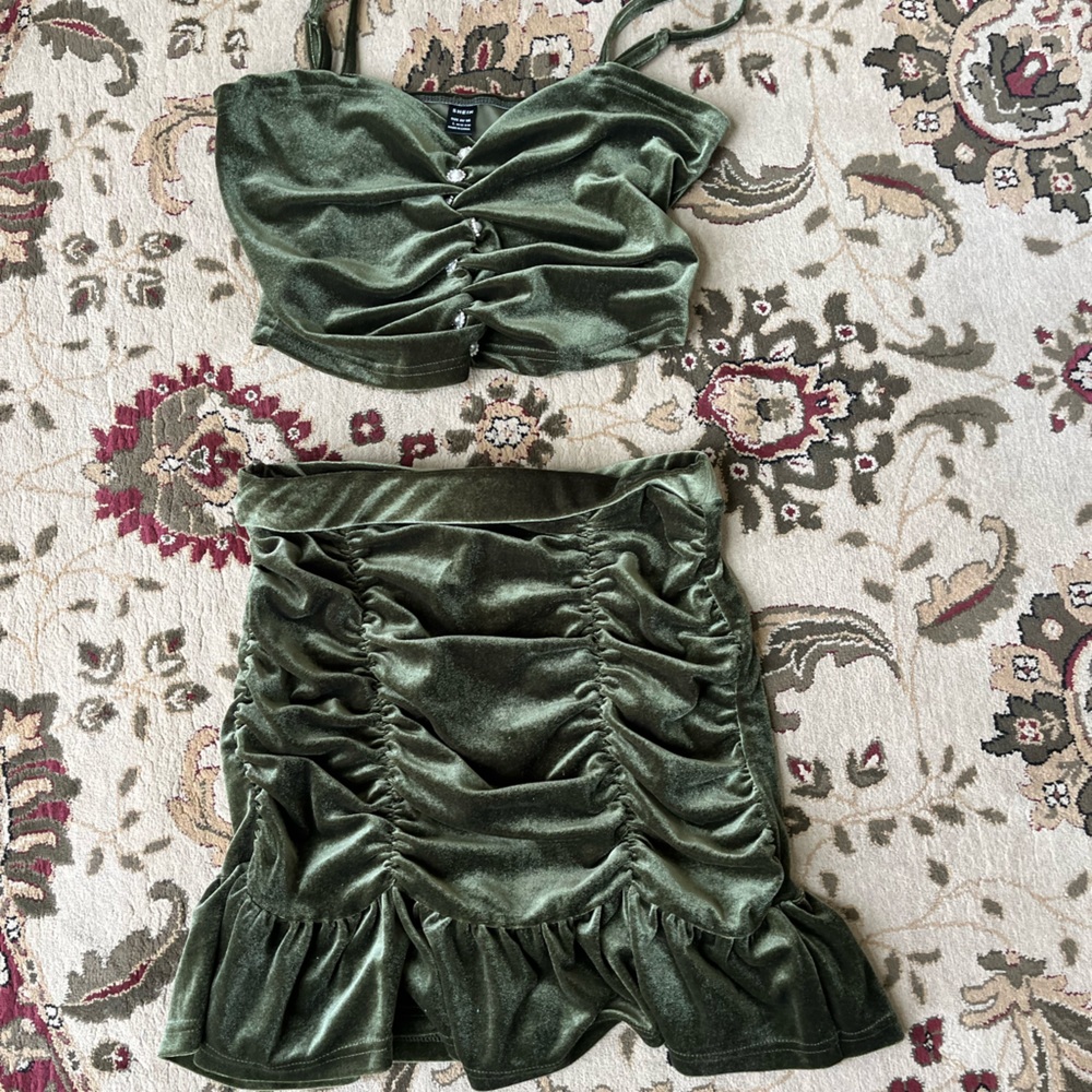 From SHEIN, size Large, a velvet dark green.